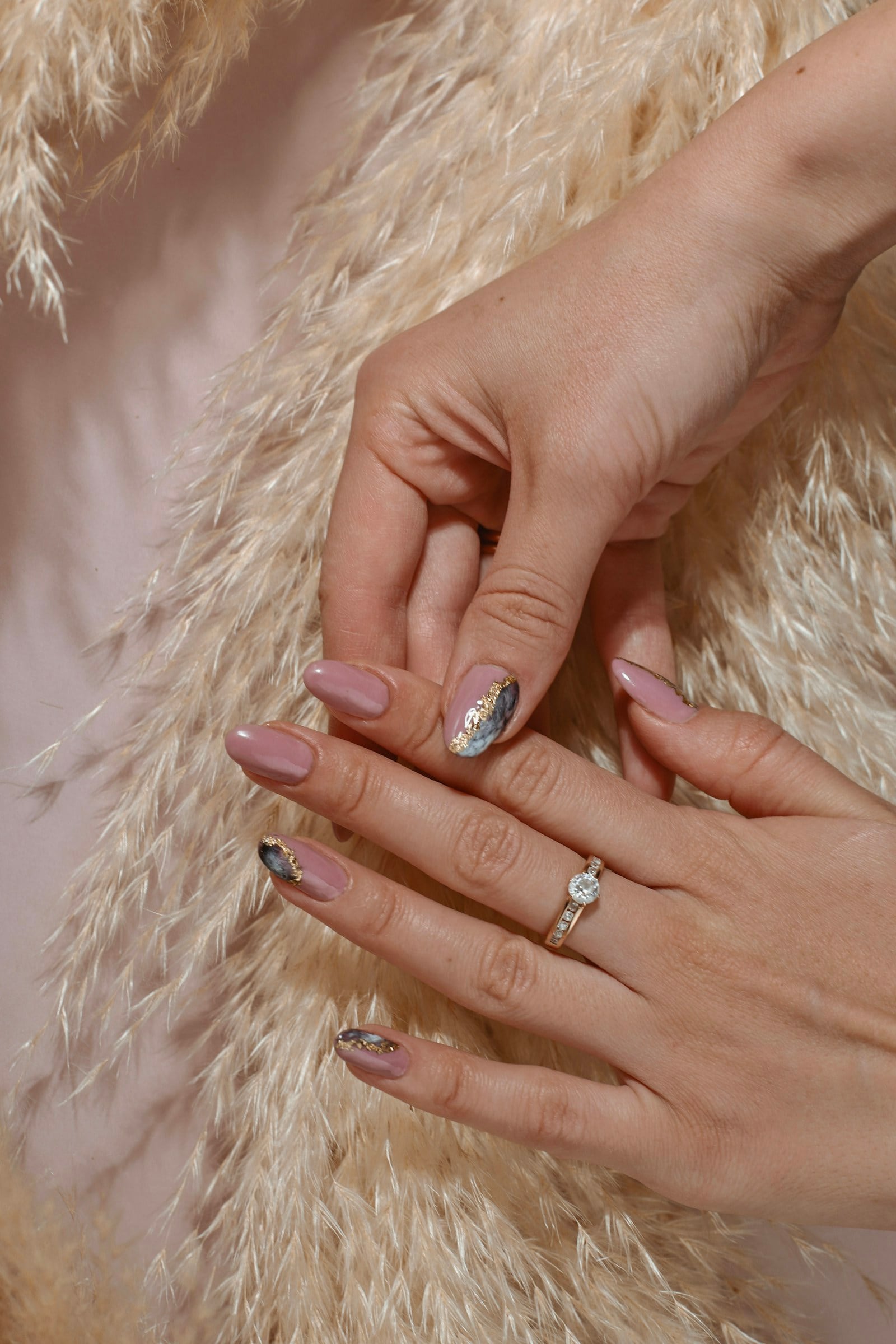 Manicure con finitura raffinata